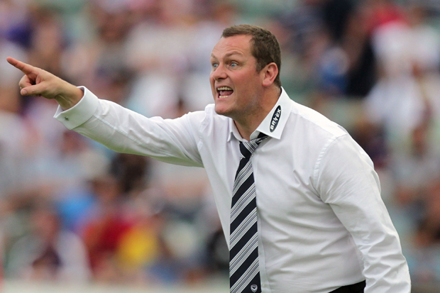 Magilton calls for squad changes Magilton calls for squad changes