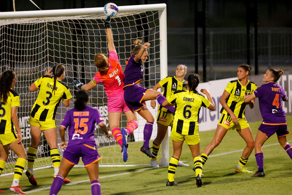 Lily Alfeld of Phoenix saves a shot on goal during the round nine A-League Women's match between Perth Glory and Wellington Phoenix at Blacktown Football Park (Photo: GettyImages)