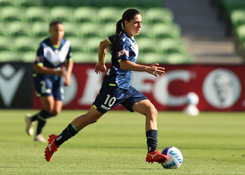 Alexandra Chidiac of the Victory runs with the ball during the A-League Women's match between Melbourne Victory and Perth Glory at AAMI Park, on February 19, 2022, in Melbourne, Australia. (Photo by Robert Cianflone/Getty Images)