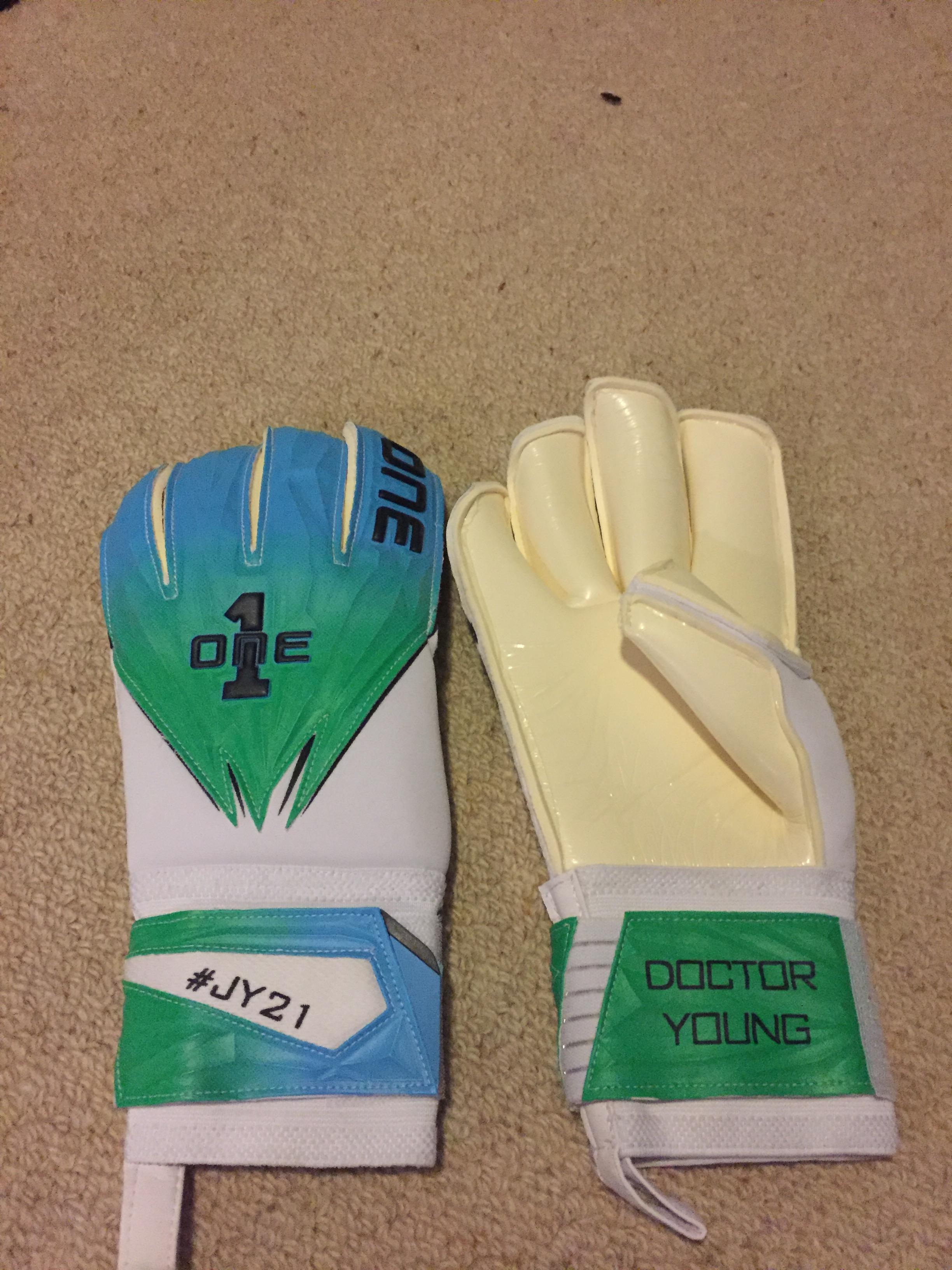 Jamie Young's gloves Jamie Young's gloves