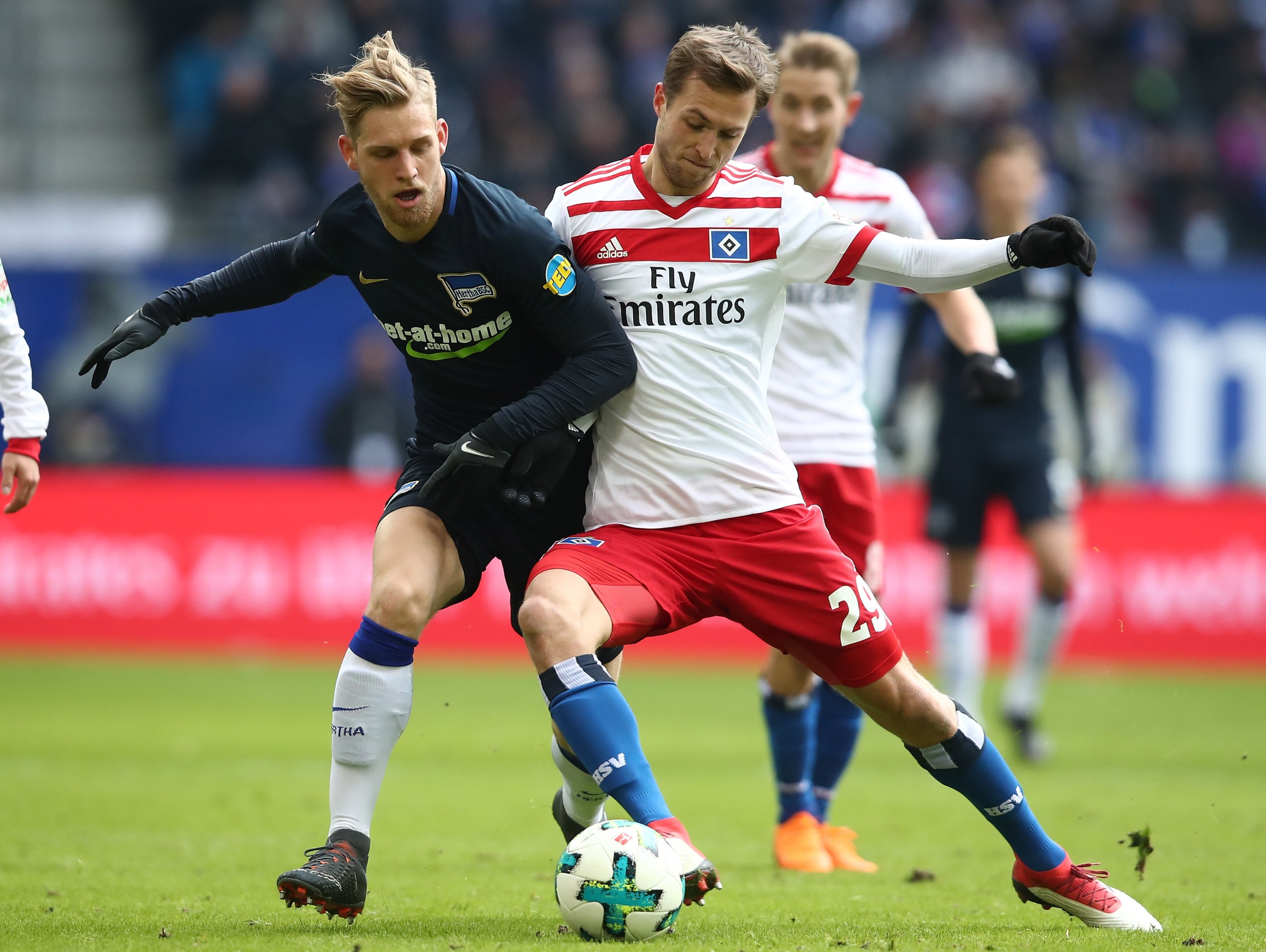 Matti Steinmann in action for Hamburg in the Bundesliga