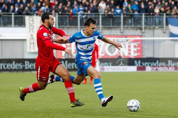 Trent Sainsbury playing for PEC Zwolle